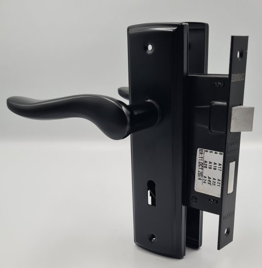 EB1629 - RD26 Lever Handle on Backplate 3 Lever SABS Lockset Matt Black